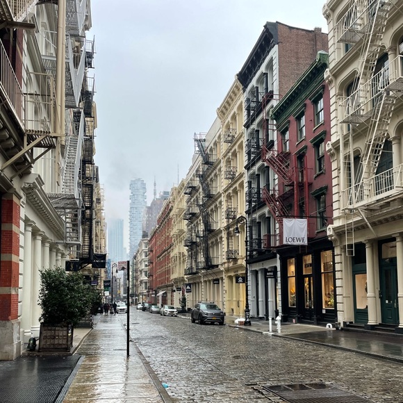 Meet your Posher, Anna - Picture 1 of 1